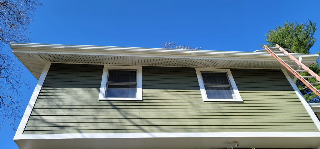 Aluminum K-style white gutter